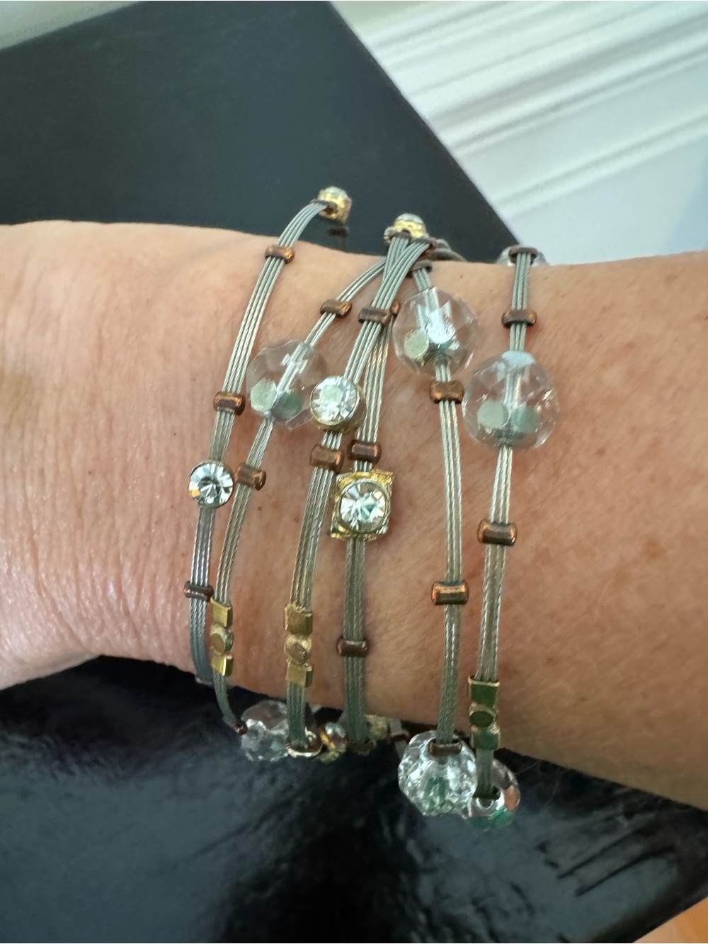 Seasonal Whispers Forever Enchanting
Women's Bracelet Clear/ Silver EUC - Picture 8 of 8